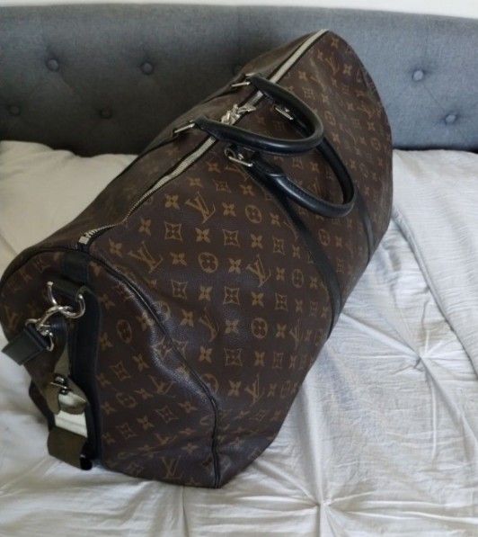 LOUIS VUITTON Keepall Bandouliere 55 Travel Duffle Bag Monogram Macassar .