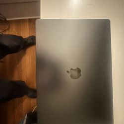 MacBook Pro RAM 18 GB Storage 512 GB M3 Chip