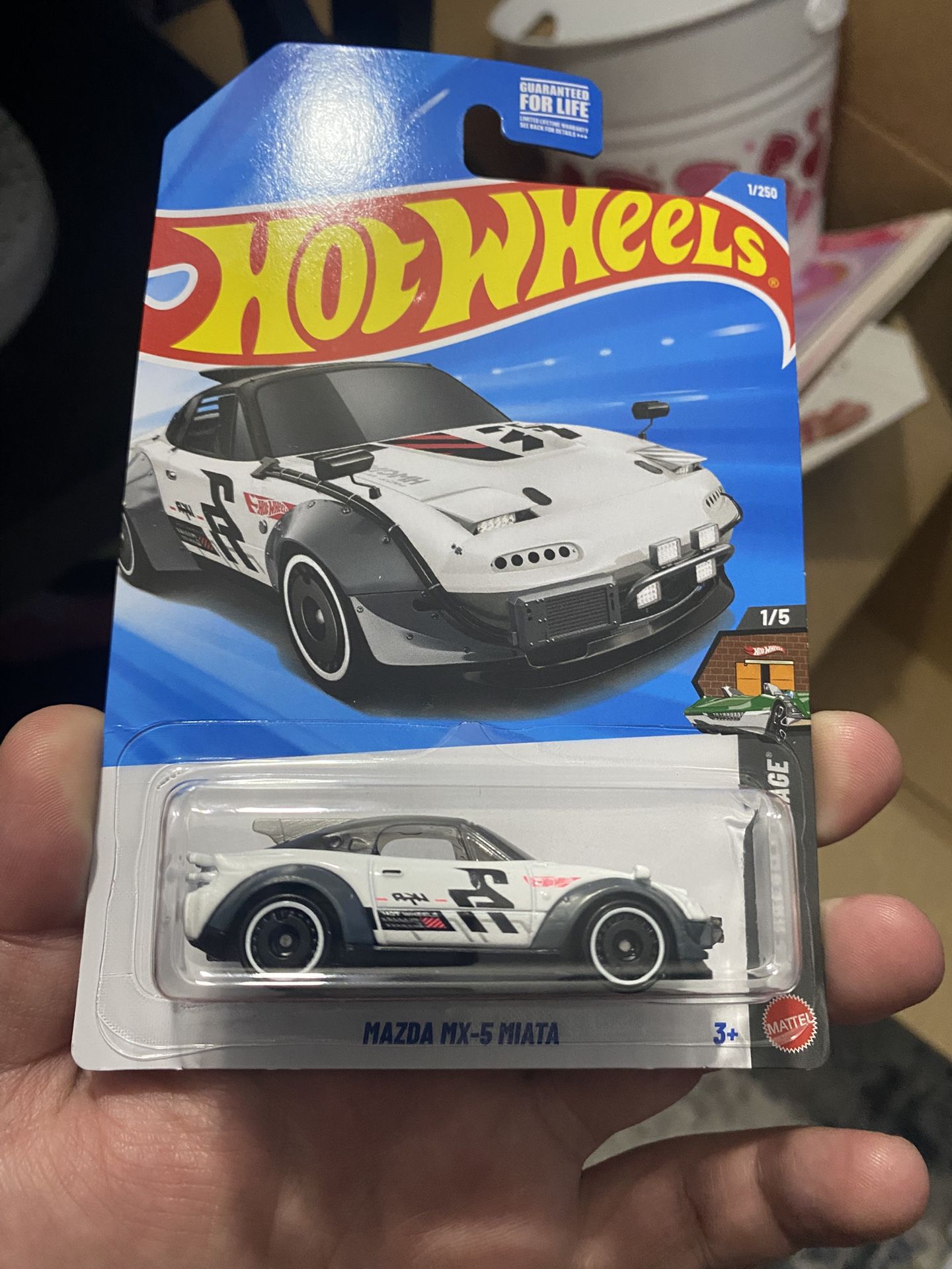 Hotwheels MAZDA MX-5 MIATA $3