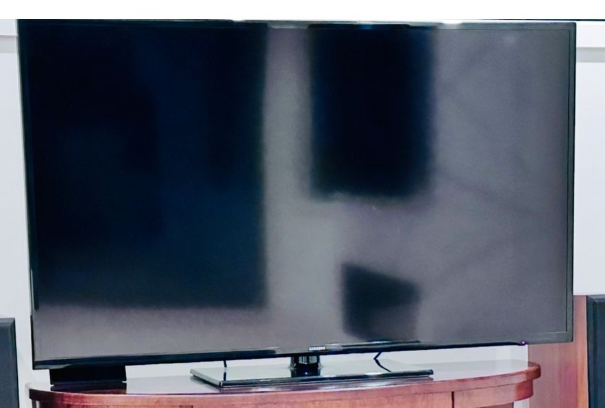 Samsung 60 Inch Flat Screen Smart TV