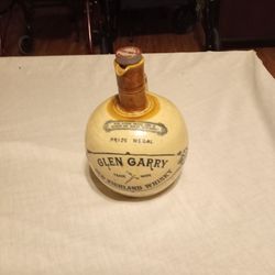 Vintage Glen Garry Old Highland Whiskey Collectible Bottle