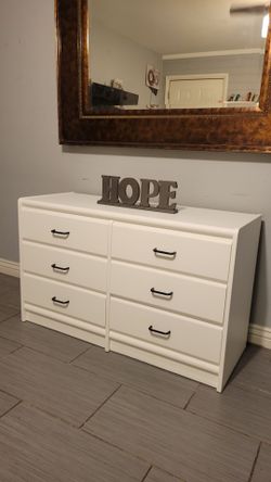NICE WHITE SMALL DRESSER