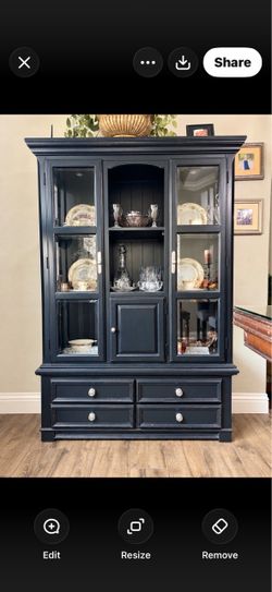 Kitchen pantry cabinet
