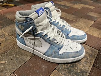 Size 9 men nike air Jordan 1 Retro OG High Hyper Royal no box used authentic