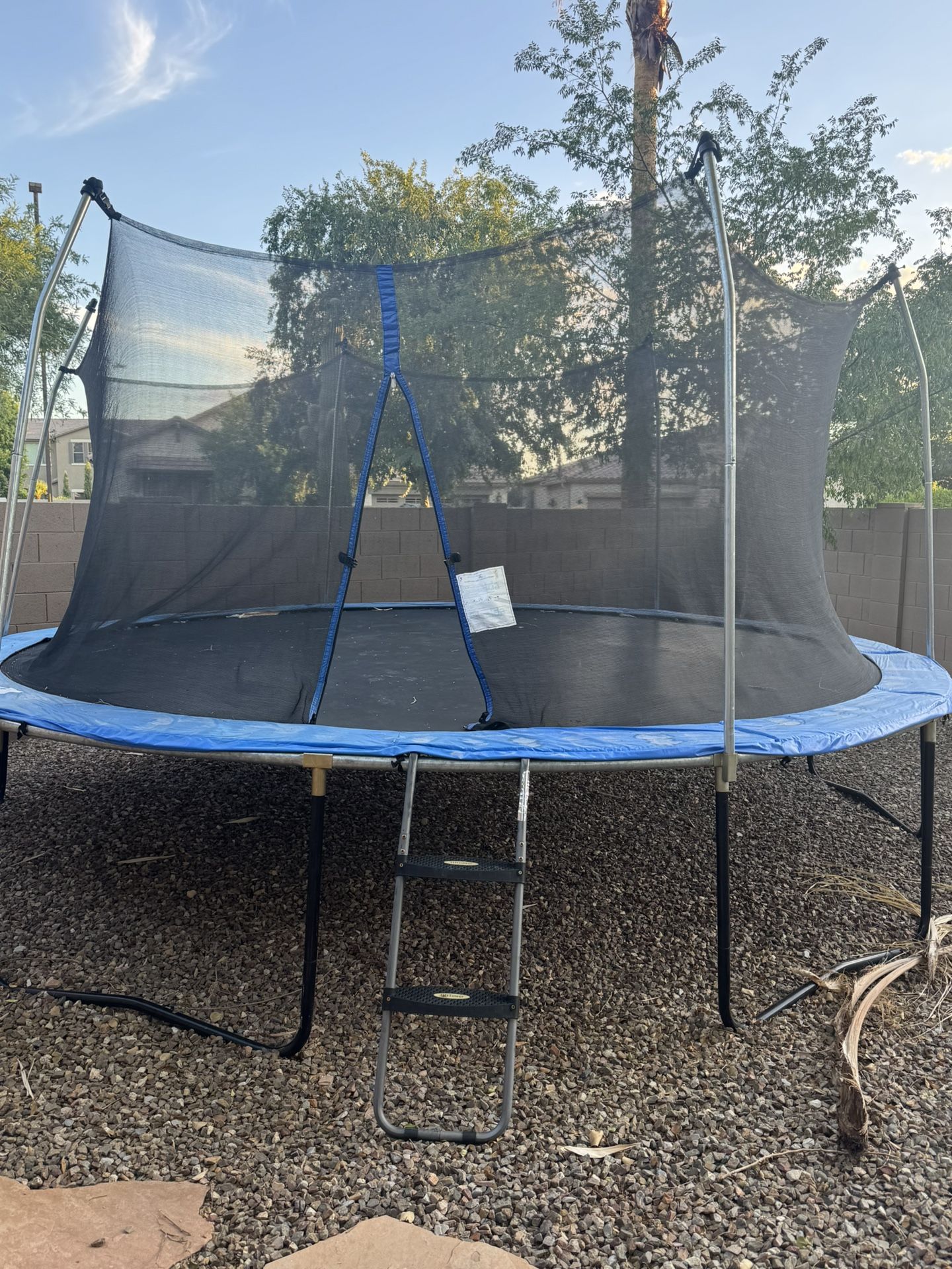 16’ Trampoline