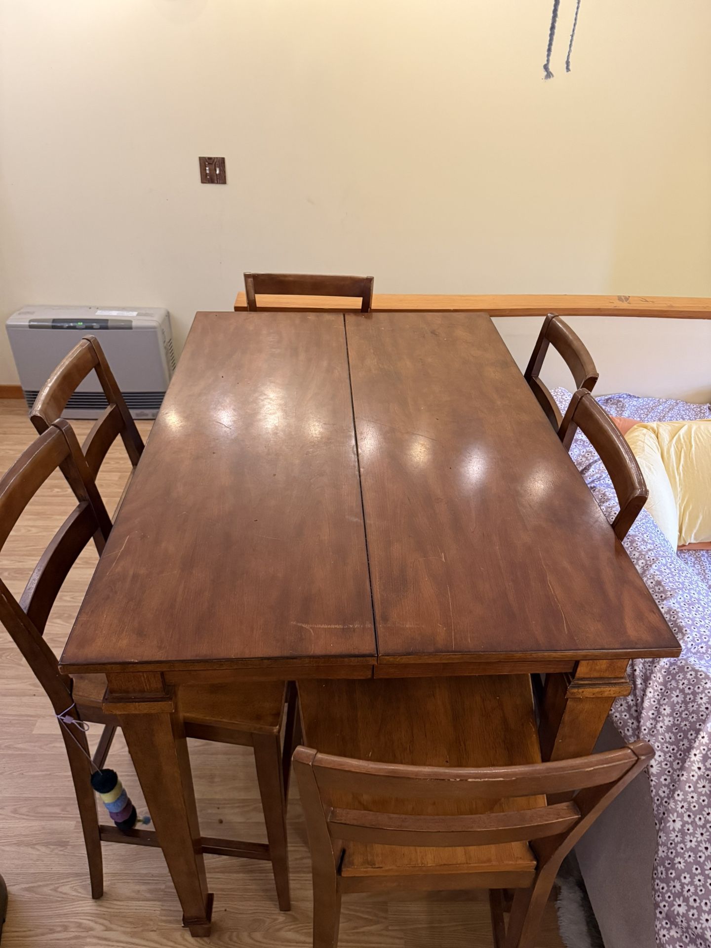 Solid Wooden Dining Table with 8 Chairs & Leaf