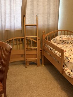 Bunk Beds with mirror and ladder