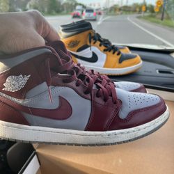 Mens Jordan Mids Size 12