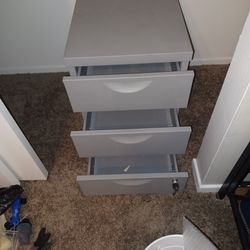 Metal 3-Drawer unit on wheels (w/lock) $30 OBO