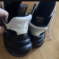 Shoe size 7