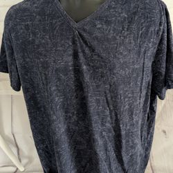 Mossimo T-shirt Size XL