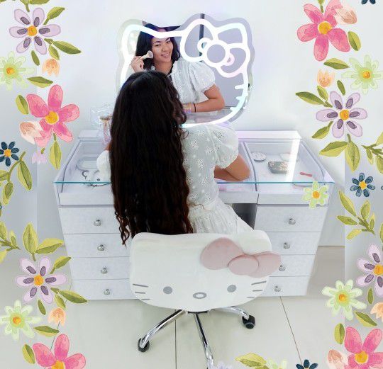 White Hello Kitty Chair Impressions 