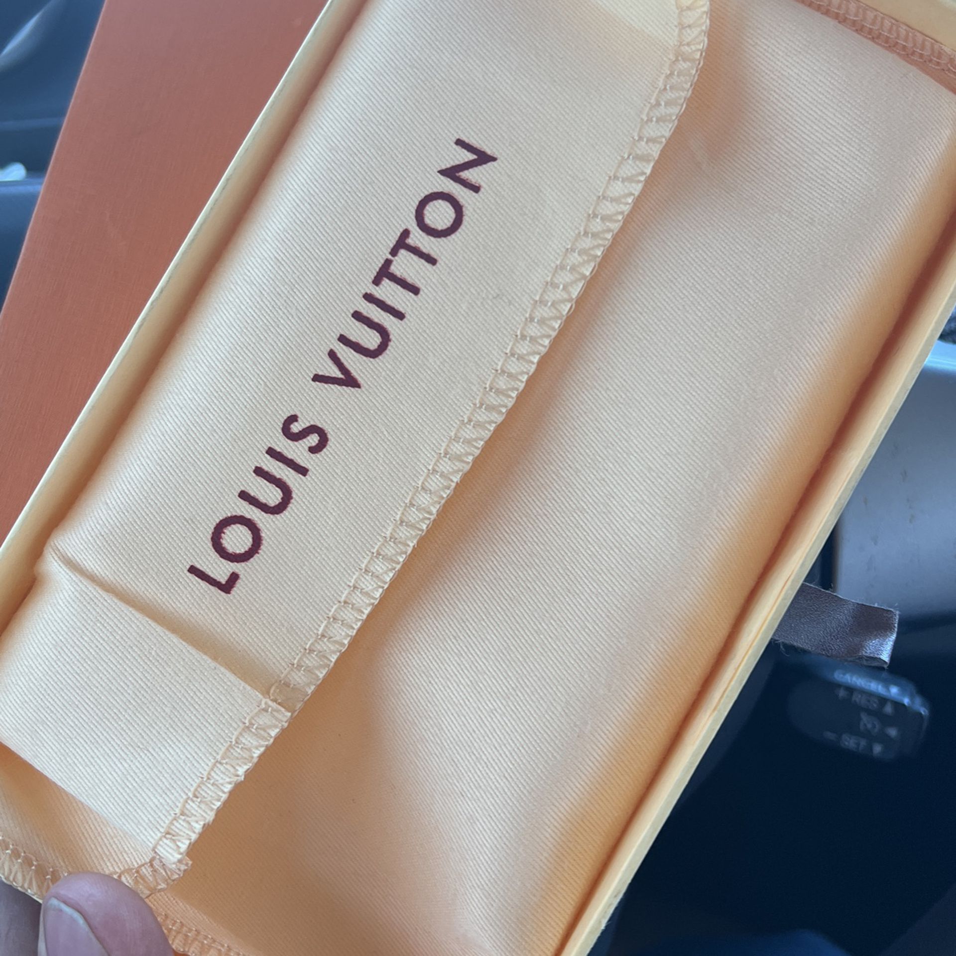 LOUIS VUITTON WALLET EMPTY BOX for Sale in Las Vegas, NV - OfferUp