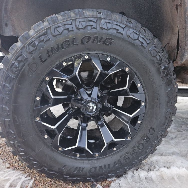 Fuel Assault Rims w/Tires