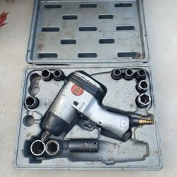 Air Mechanic Pneumatic 1/2 Impact Wrench with Sockets 