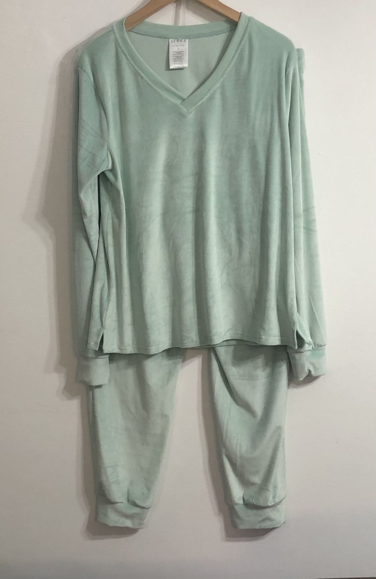 Serra Women’s Lounge velvet Set jogger/sweatshirt mint.XL