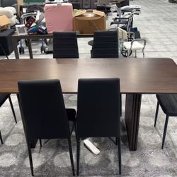   🪭Set of 6 black polyurethane dining chairs