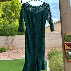 Women’s Emerald Green Lace Fitted Dress
