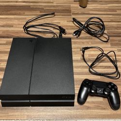 PlayStation 4 (PS4)