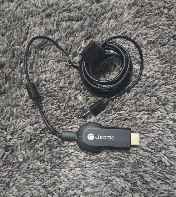Google Chromecast (1st Generation) Streaming Media Player - H2G2-42 (Black)