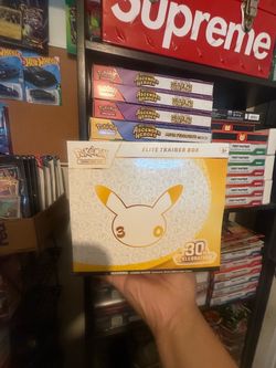 Pokemon 30th celebration etb new