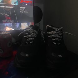 No Box Size 6.5 $550 Or $500 Selling 
