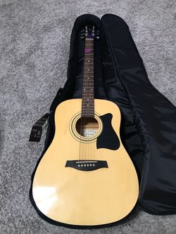 Ibanes guitar in great condition w case