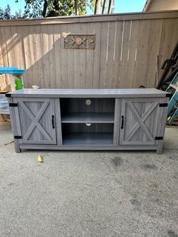 Grey Entertainment Center