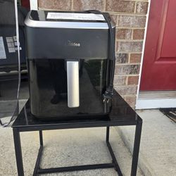 Midea HeatXpress 7.8 qt. Basket Air Fryer