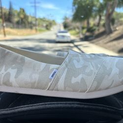 Toms Women’s Size 10