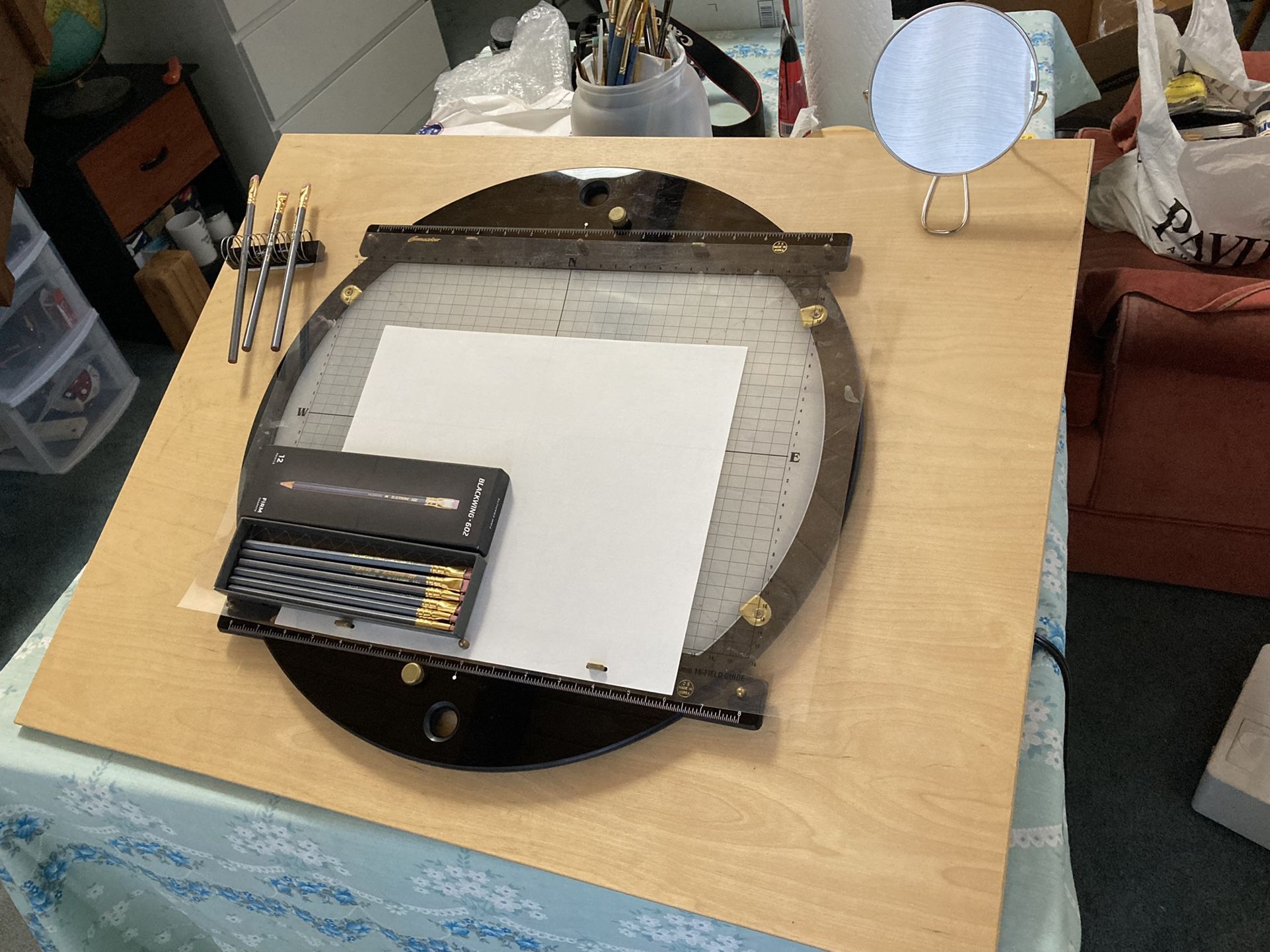 Animation Disc And Desk
