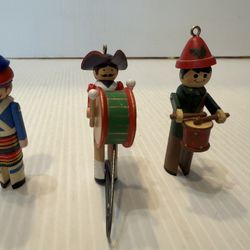 Vintage: (3) Hallmark Christmas Ornaments 