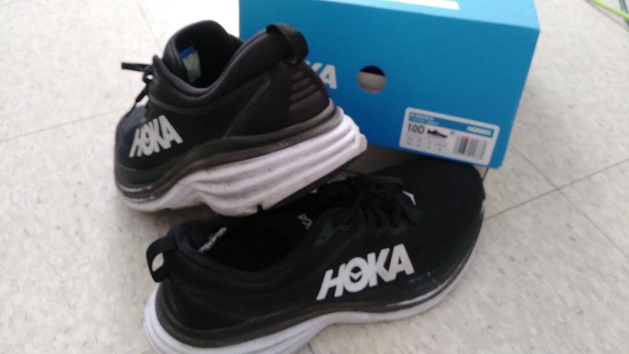 HOKA - Men's Mach 6, Black / White, Size 10D