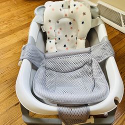 MoreFeel Collapsible Baby Bathtub for Newborn with Thermometer & 1 Hooded Towel & 1 Soft Floating Cushion,Portable Travel Bathtub with Drain Hole, Dur