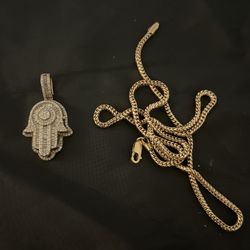 14kt Solid Rose Gold Hamsa Pendant And Franco Chain With Vs1-vvs Natural Diamonds