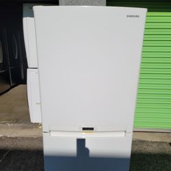 Samsung Counter Depth 32" Wide Apartment Size Bottom Freezer Refrigerator 