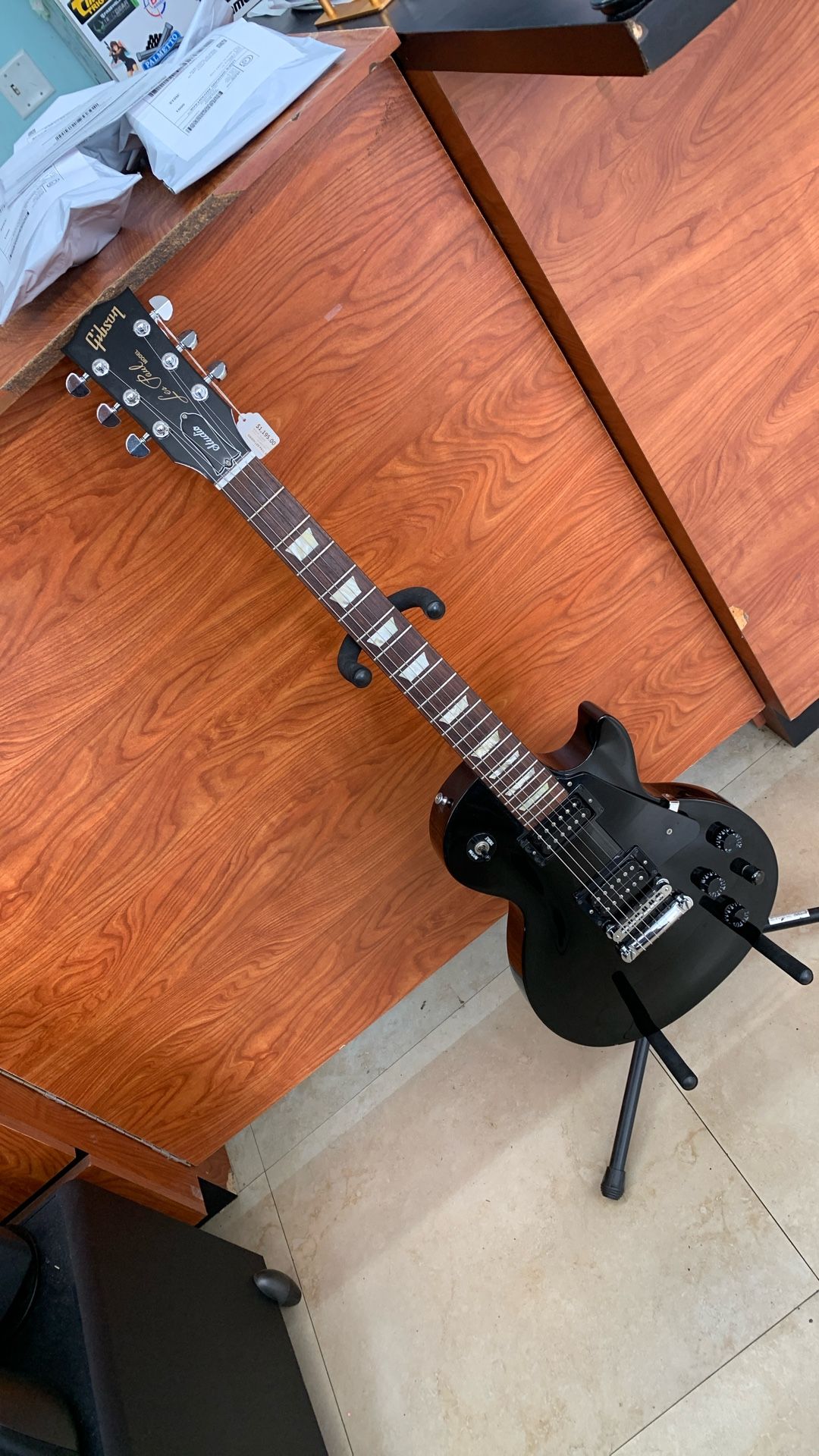 Gibson Les Paul Studio Guitar, Nice, Soft Case!