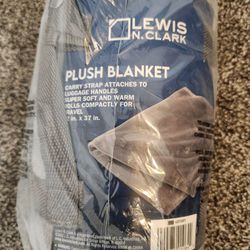 NEW Lewis N. Clark Plush Travel Blanket