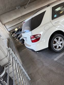 Mercedes-Benz ML-Class White SUV