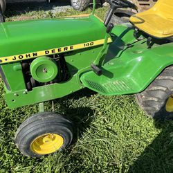 John Deere 140