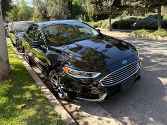 2019 Ford Fusion SEL – LOW MILES LIKE NEW