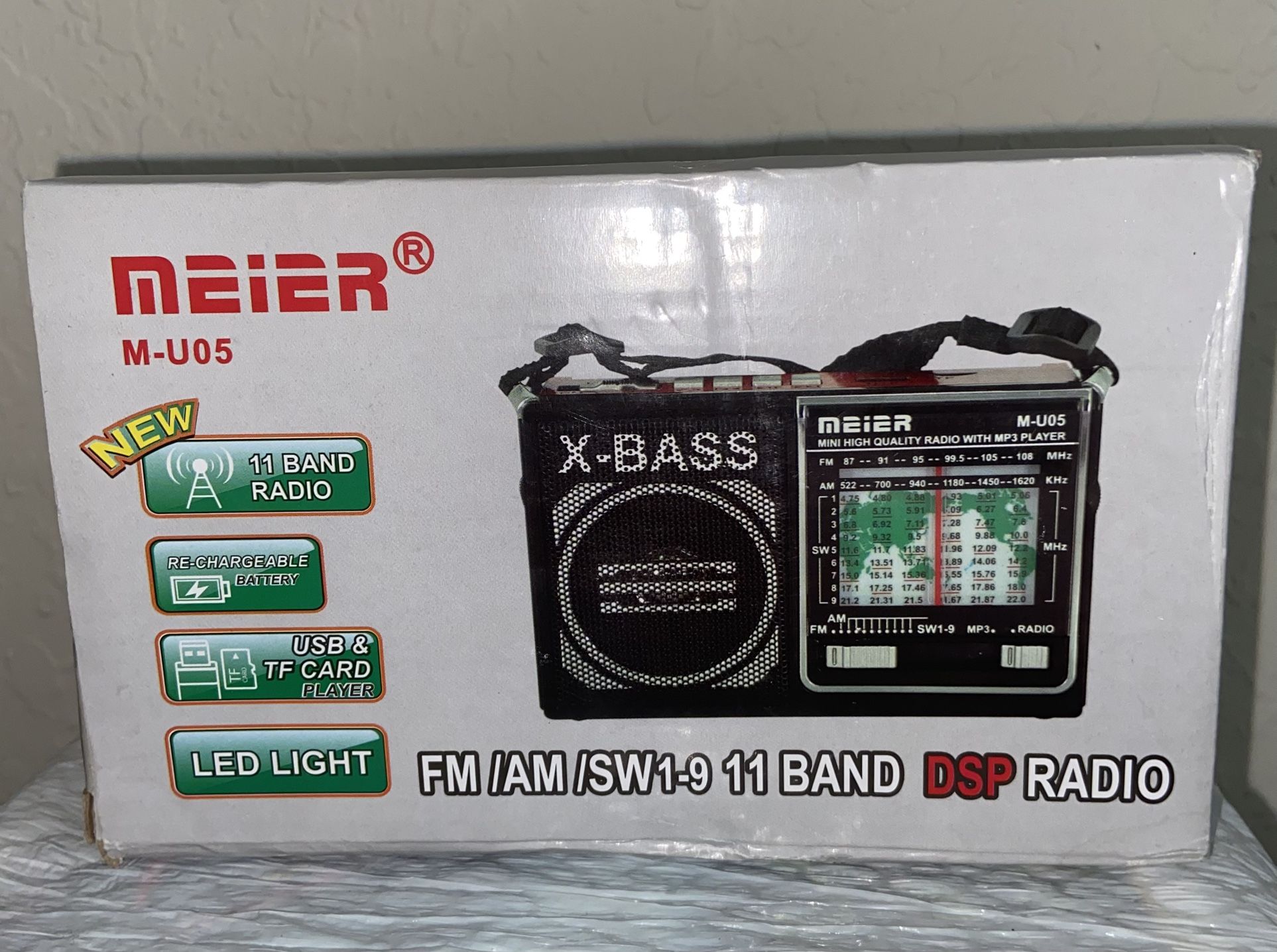 NEW— Radio , USB, TF, MP3 card, audio and radio! Multi-wave radio receiver with wide range! Bright modern design