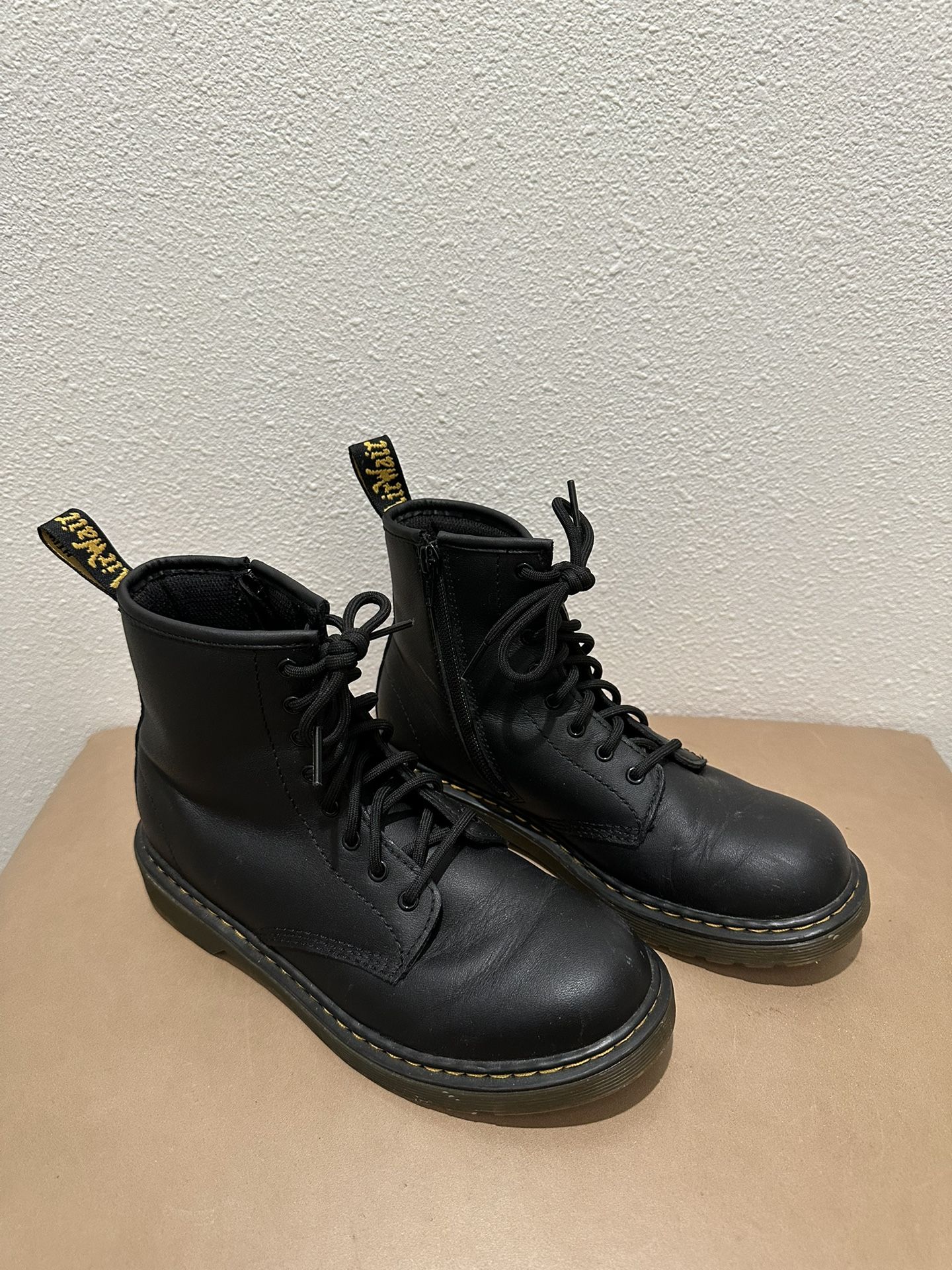 Size 4 Youth Dr. Martens 1460 Youth Delaney Lace Up Fashion Boot (Big Kid)