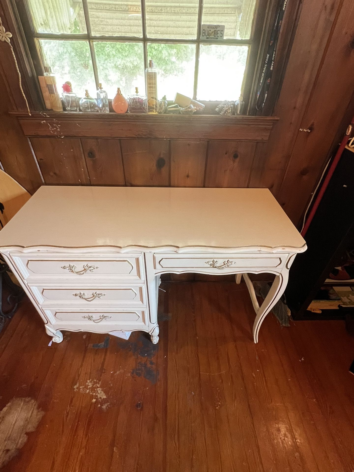 wooden desk/makup vanity