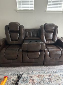3 seater dual power recliner couch