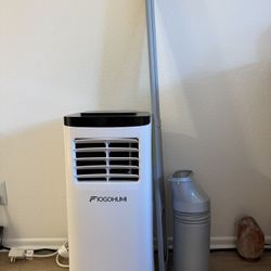 7000 BTU Portable Air Conditioner/Dehumidifier - Like New/Used Only Twice