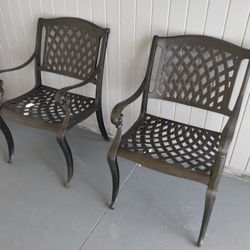 2 outdoor patio cast aluminum garden chairs 