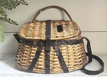 Wicker & Faux Leather Antiqued Woven Fly Fishing Creel Fish Basket Home  Decor for Sale in Gilbert, AZ - OfferUp