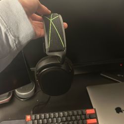 Steelsieries wireless headphones