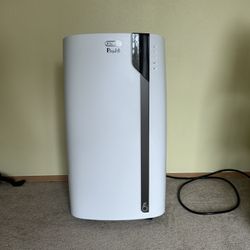 De’Longhi Portable Air Conditioner w/ Window Vent Kit